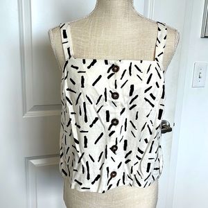 Cute linen crop top with buttons